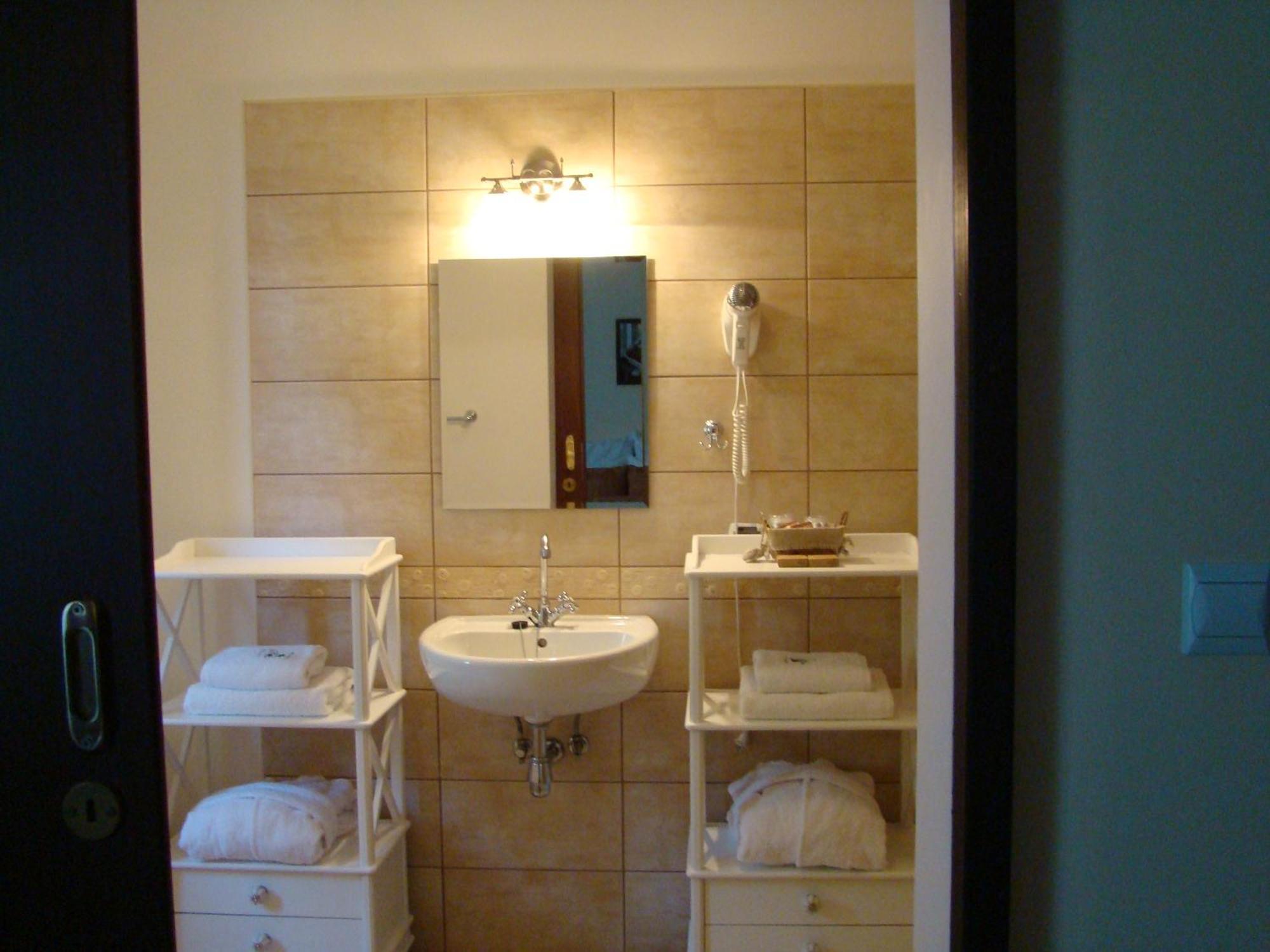 Bobrowa Dolina Bed & Breakfast Ryn  Bilik gambar